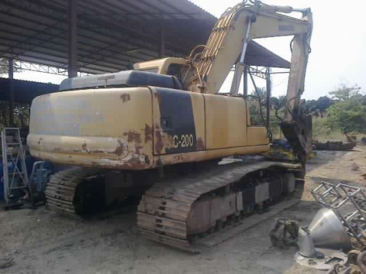 ขายรถแบคโฮ KOMATSU PC-200- เล่มทะเบียน ไฟฟ้าครบ พร้อมหัวกระแทก รถสวย