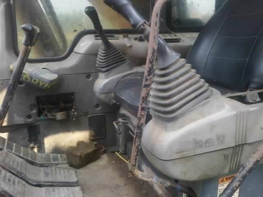 ขายรถแบคโฮ KOMATSU PC-200- เล่มทะเบียน ไฟฟ้าครบ พร้อมหัวกระแทก รถสวย