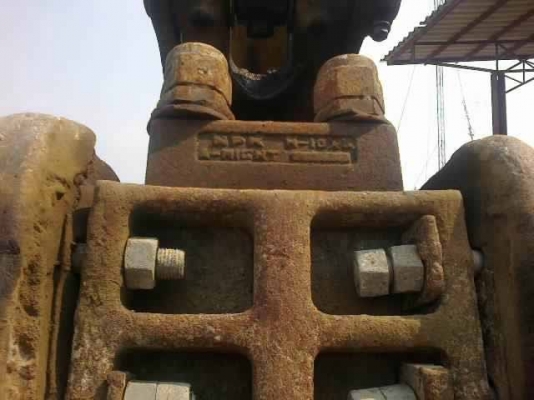 ขายรถแบคโฮ KOMATSU PC-200- เล่มทะเบียน ไฟฟ้าครบ พร้อมหัวกระแทก รถสวย