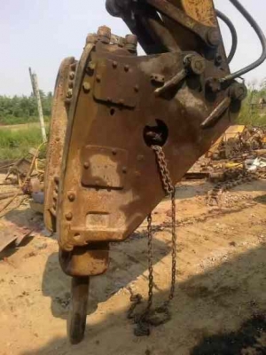 ขายรถแบคโฮ KOMATSU PC-200- เล่มทะเบียน ไฟฟ้าครบ พร้อมหัวกระแทก รถสวย