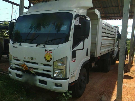 รถอิซูซุ 6 ล้อดั๊ม NQR 175 แรงม้า ปี 55  สนใจติดต่อ 081 - 6079515