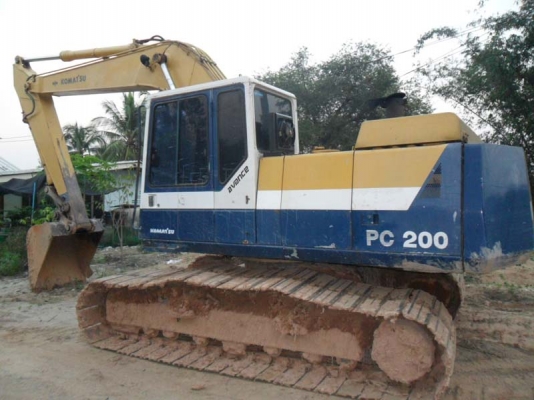 Komatsu PC200-5