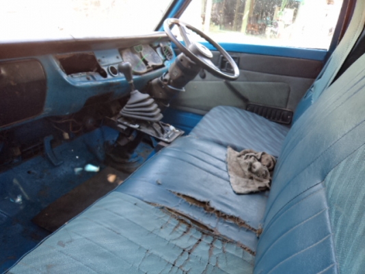 ขายรถอีซูซุ6ล้อเครื่อง85แรง สภาพสวยๆพร้อมใช้งานคับ