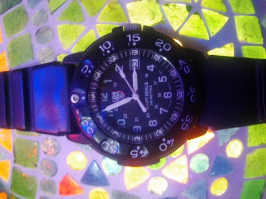 Luminox Navy SEAL swiss made ของแท้   เข็มนาที เข็มชั่วโมง เป็นแท่งแก๊ส