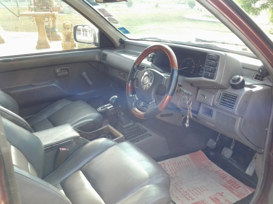 อีซุซุ ปี 1994 รุ่นมังกรทอง เครื่องดี คัทซีไม่ผุ แอร์เย็น พวงมาลัยพาวเวอร์ ซีดี ล้อแม็ก