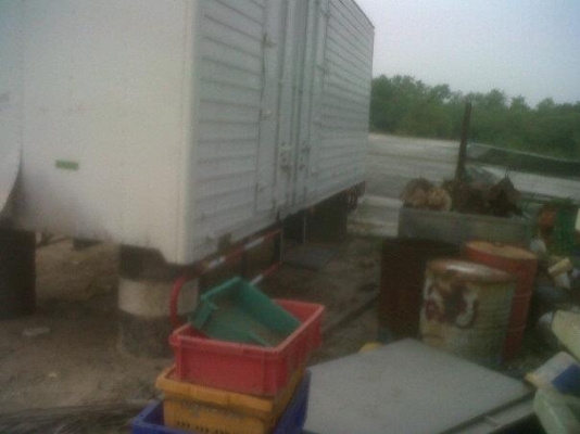 ขายตู้แห้ง 3 บานยาว 7.0 สภาพสวยราครต่อรองใด้คับ ขาย 85000