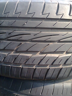 ขายยาง 225 50 17 nittoปี12 1ชุด