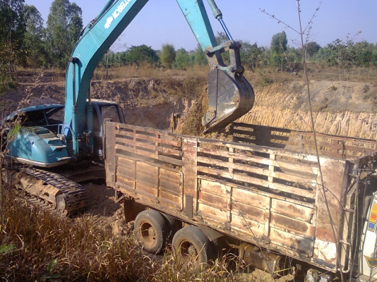 ขาย ROCKY สองเพลาดั้ม เครื่องHO7D 195 แรง มีสโลว์กลาง รถใช้งานทุกวัน ขาย ROCKY สองเพลาดั้ม เครื่องHO7D 195 แรง มีสโลว์กลาง รถใช้งานทุกวัน