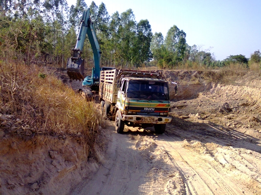 ขาย ROCKY สองเพลาดั้ม เครื่องHO7D 195 แรง มีสโลว์กลาง รถใช้งานทุกวัน ขาย ROCKY สองเพลาดั้ม เครื่องHO7D 195 แรง มีสโลว์กลาง รถใช้งานทุกวัน