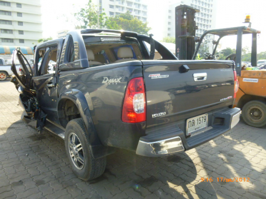 +++++ขายซากรถกระบะ Isuzu D-max ปี 2010  ราคา 290,000 พร้อมเล่มทะเบียน+++++