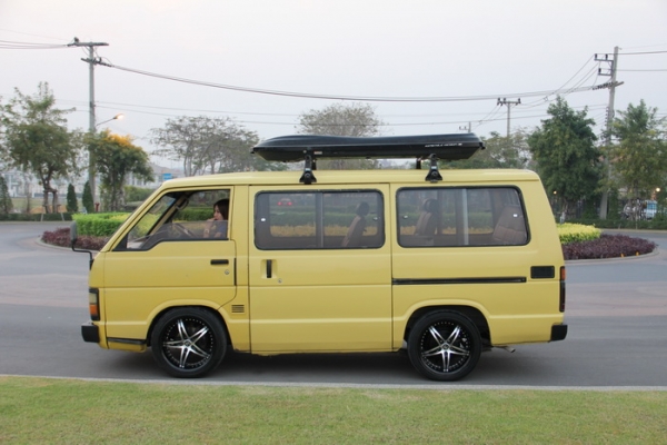 ตู้hiace ช่วงสั้น เครื่องเบนซินแท้ ติดLPG ลงเล่มแล้วประหยัดมาก ใช้งานได้เลย