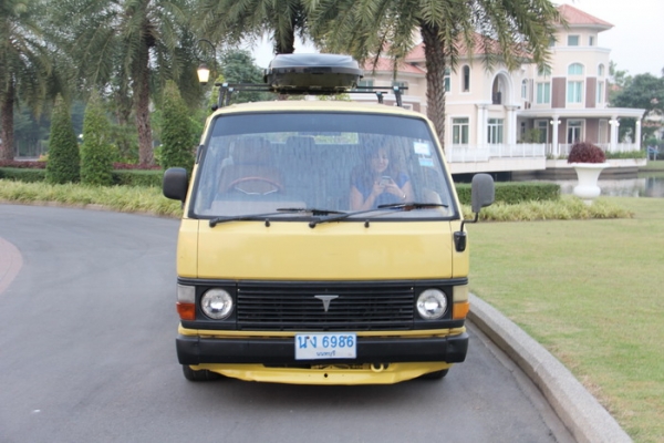 ตู้hiace ช่วงสั้น เครื่องเบนซินแท้ ติดLPG ลงเล่มแล้วประหยัดมาก ใช้งานได้เลย