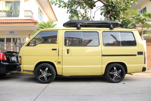 ตู้hiace ช่วงสั้น เครื่องเบนซินแท้ ติดLPG ลงเล่มแล้วประหยัดมาก ใช้งานได้เลย