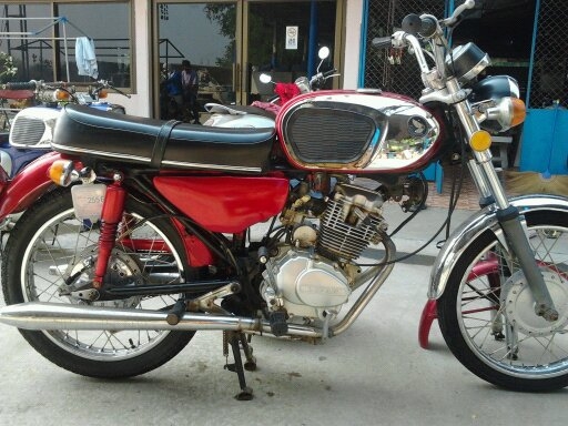 ขาย HONDA CB 125 ทะเบียนโอน ภาษี เต็ม 2556 ของเดิมตามรูปให้หมดครับ