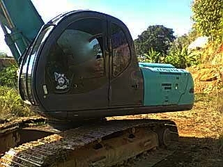 รถแบคโฮ KOBELCO 200 - 5  ซุปเปอร์   รถทำงาน 10000 กว่า ซม. สนใจติดต่อ 081 - 6079515