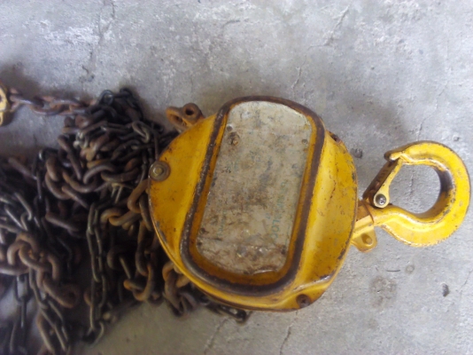 รอกโซ่ 2 ต้น ของยี่ห้อ KAWASAKI  สภาพพร้อมใช้งาน