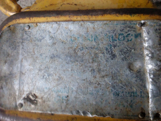 รอกโซ่ 2 ต้น ของยี่ห้อ KAWASAKI  สภาพพร้อมใช้งาน