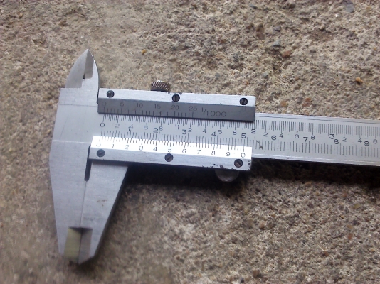 เวอร์เนียvector 6 นิ้ว  เป็นมือสองพร้อมใช้ไม่มีตำหนิเลย ปากสนิทแสงไม่ผ่านเลย