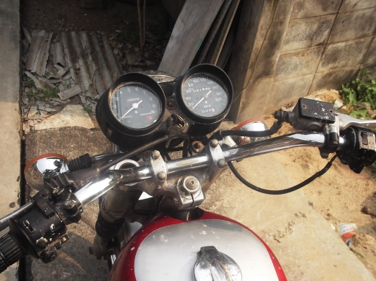 ขาย suzuki gt250 2สูบ มีทะเบียน (คันใหญ่เท่าsr400)  นนทบุรี