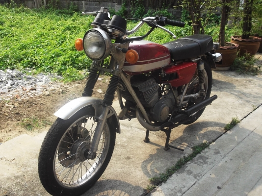 ขาย suzuki gt250 2สูบ มีทะเบียน (คันใหญ่เท่าsr400)  นนทบุรี