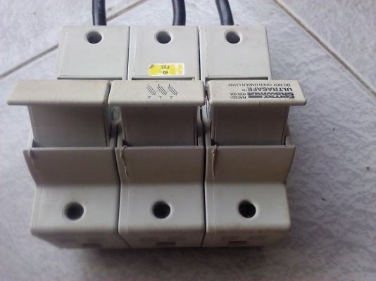 ชุดกล่องฟิวส์กระบอก3 เฟส ช่วยเพิ่มเครื่องปลอดภัยเรื่องไฟฟ้า