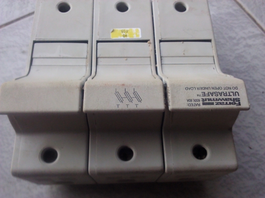 ชุดกล่องฟิวส์กระบอก3 เฟส ช่วยเพิ่มเครื่องปลอดภัยเรื่องไฟฟ้า