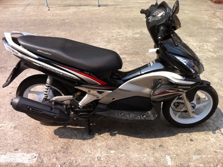 AIR BLADE PGM Fi ปลายปี52ล้อแม็กสวยๆ ภาษีครบ รถกรุงเทพ