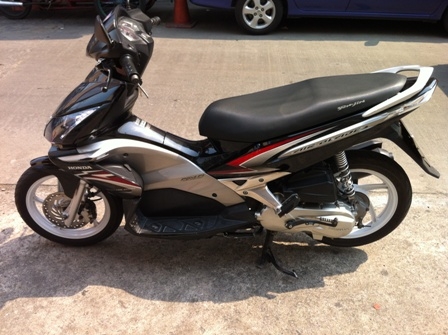 AIR BLADE PGM Fi ปลายปี52ล้อแม็กสวยๆ ภาษีครบ รถกรุงเทพ