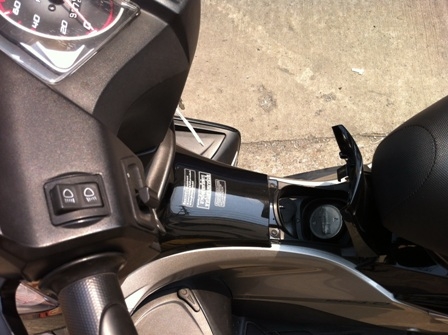 AIR BLADE PGM Fi ปลายปี52ล้อแม็กสวยๆ ภาษีครบ รถกรุงเทพ