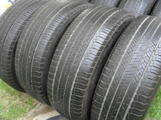 ขายยาง MICHELIN LATITUDE 215/65/16 ปี11 (1ชุด) ราคา 4,200 ดูของแถวปากเกร็ด สนใจติดต่อ 090-676-4651 เบียร์