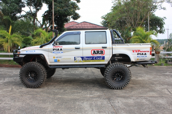 Toyota LN106 4 ประตู