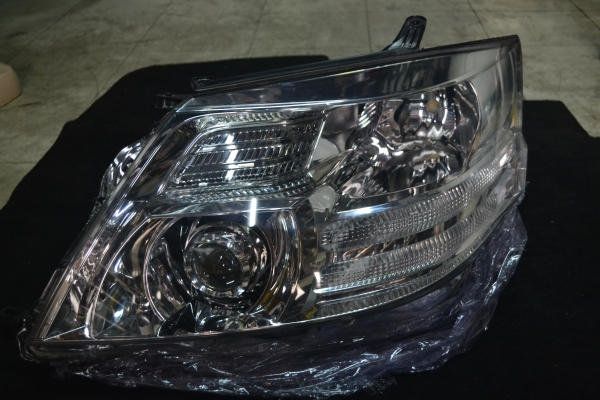 ขายไฟหน้า  TOYOTA   ALPHARD