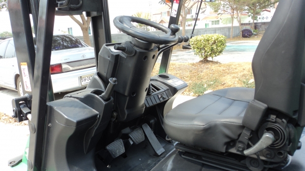 ขายฟอร์คลิฟท์ 2.5 ตัน เสา 3 เมตรฟลูฟรี เครื่องเกียร์ดีพร้อมใช้ ราคาเบาๆ ครับ 081-3535-948 ขายฟอร์คลิฟท์ 2.5 ตัน เสา 3 เมตรฟลูฟรี เครื่องเกียร์ดีพร้อมใช้ ราคาเบาๆ ครับ 081-3535-948