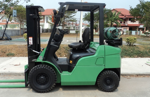 ขายฟอร์คลิฟท์ 2.5 ตัน เสา 3 เมตรฟลูฟรี เครื่องเกียร์ดีพร้อมใช้ ราคาเบาๆ ครับ 081-3535-948 ขายฟอร์คลิฟท์ 2.5 ตัน เสา 3 เมตรฟลูฟรี เครื่องเกียร์ดีพร้อมใช้ ราคาเบาๆ ครับ 081-3535-948