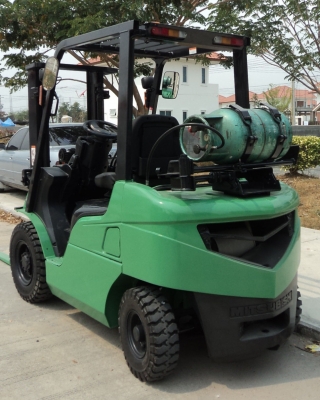 ขายฟอร์คลิฟท์ 2.5 ตัน เสา 3 เมตรฟลูฟรี เครื่องเกียร์ดีพร้อมใช้ ราคาเบาๆ ครับ 081-3535-948 ขายฟอร์คลิฟท์ 2.5 ตัน เสา 3 เมตรฟลูฟรี เครื่องเกียร์ดีพร้อมใช้ ราคาเบาๆ ครับ 081-3535-948