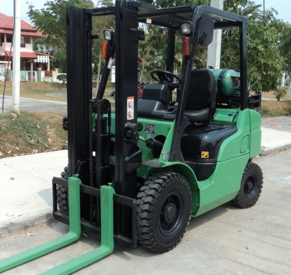 ขายฟอร์คลิฟท์ 2.5 ตัน เสา 3 เมตรฟลูฟรี เครื่องเกียร์ดีพร้อมใช้ ราคาเบาๆ ครับ 081-3535-948 ขายฟอร์คลิฟท์ 2.5 ตัน เสา 3 เมตรฟลูฟรี เครื่องเกียร์ดีพร้อมใช้ ราคาเบาๆ ครับ 081-3535-948