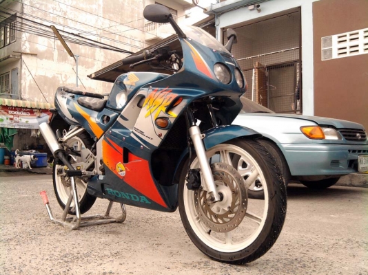 ขออนุญาติขาย  HONDA  NSR150 RR สีเขียว ล้อแม็ก