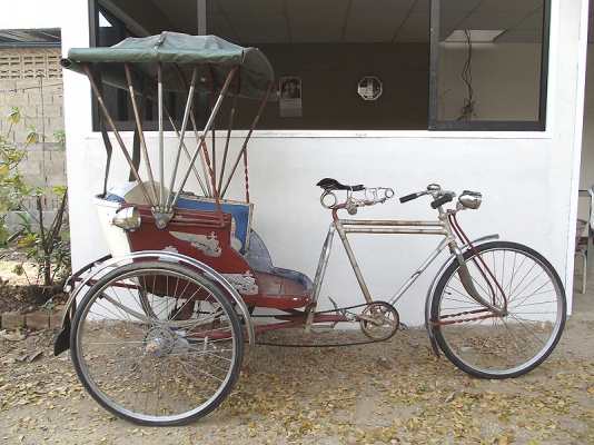 ขายสามล้อถีบโบราณคุณค่าแห่งวันวานปั่นได้สภาพสวยเหม าะแก่การอนุรักษ์มีรูปครับ