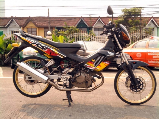 ขออนุญาติขาย  Honda Sonic 125 CC.ตัวสอง ไมล์ขาว สีดำ ล้อทอง