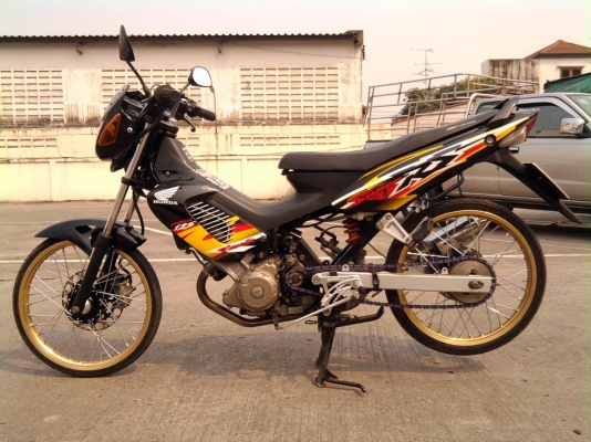 ขออนุญาติขาย  Honda Sonic 125 CC.ตัวสอง ไมล์ขาว สีดำ ล้อทอง