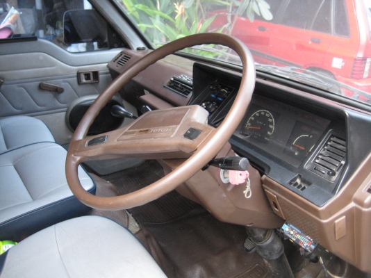 ขายรถใช้เอง หลังคาสูงแท้ พาวเวอร์ ไม่เคยชน ไม่เคยทำสี ช่วงล่างดี แอร์เย็น เพลงเพราะ