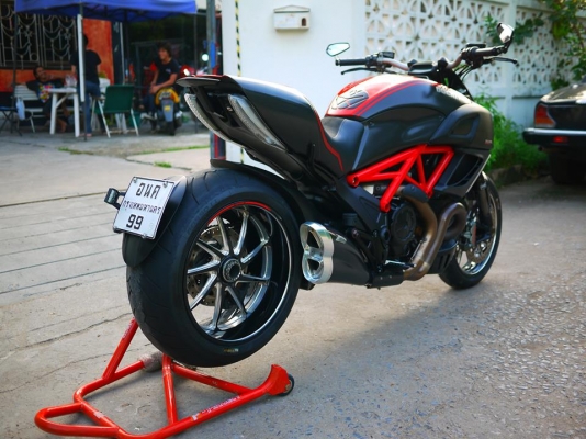 ขาย Ducati Diavel ตัว Red carbon รถศูนย์พร้อมทะเบียนแท้ สภาพกริ๊ปๆ