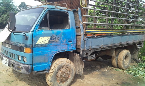 ขายด่วนรถหกล้อ อีสุชุ 110แรง เคี่องดี เกียร์ดี เป็นเกียร์ร็อก เกียร์สาย เอฟหน้า-หลัง ตรงเหล็ก พื้นเหล็ก คัชชีใช้ได้ ยางใช้ได้ รถวิ่งไม้ยุคาประจำ พร้อมใช้งานเล่มทะเบียนพร้อมโอน