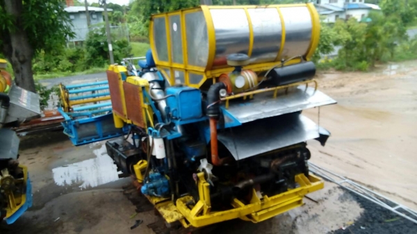 รถเกี่ยวข้าวพร้อมใช้งานราคา3ต้นๆ  0924251789