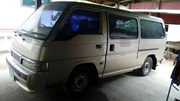 รถตู้พร้อมใช้งาน 092-4251789