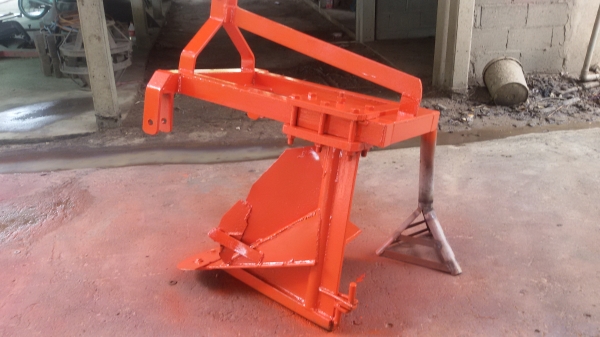 ขายผานขุดมันของคูโบต้า L4708 ราคา13000บาท โทร0813655997อำพร พาเจริญ