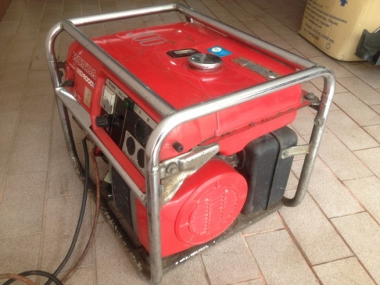 เครื่องปั่นไฟ HONDA 4จังหวะไฟออก12vกับ110vของเก่าญี่ปุ่นเเท้สภาพพร้อมใช้งาน