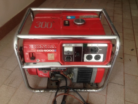 เครื่องปั่นไฟ HONDA 4จังหวะไฟออก12vกับ110vของเก่าญี่ปุ่นเเท้สภาพพร้อมใช้งาน
