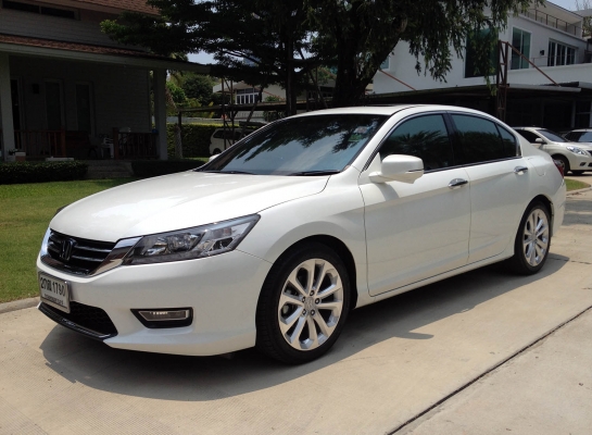2013 Honda Accord 2.4 Tech Full Options.