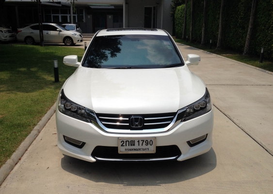 2013 Honda Accord 2.4 Tech Full Options.